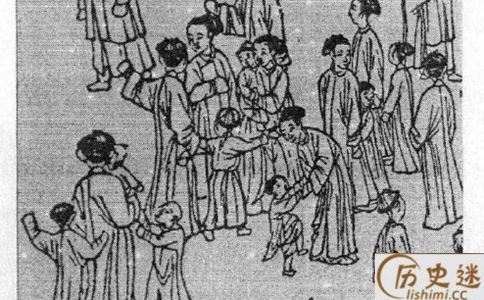 清代女性的旗袍具有什么特点