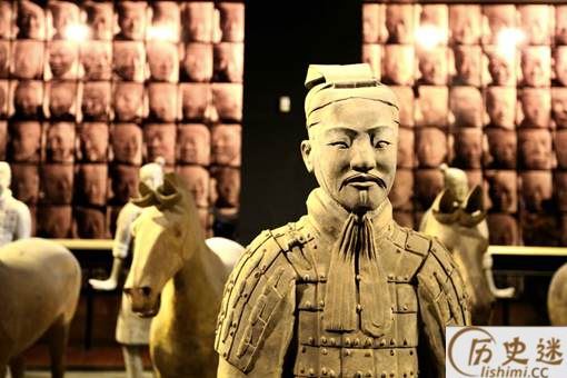 秦皇陵兵马俑长相不一,但为什么都是单眼皮
