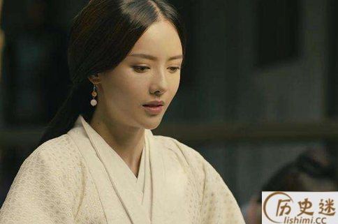 孙权在吴国地位为什么不如曹操在魏国的地位