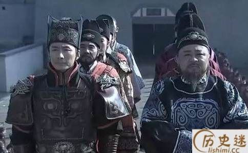 狄仁杰的官职和李元芳相差多少