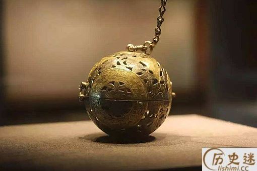 唐代鎏金银香囊特点鉴赏