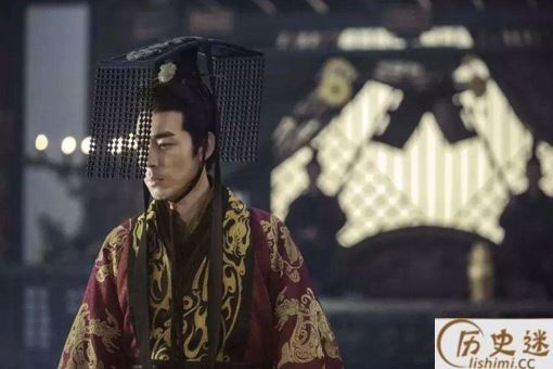 虎狼当路不治狐狸什么意思